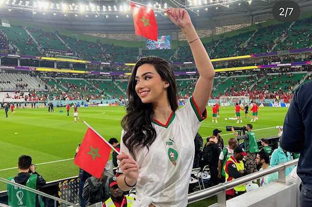 “صور” مشاهير يجذبن الأنظار بارتداء قميص المنتخب الوطني المغربي